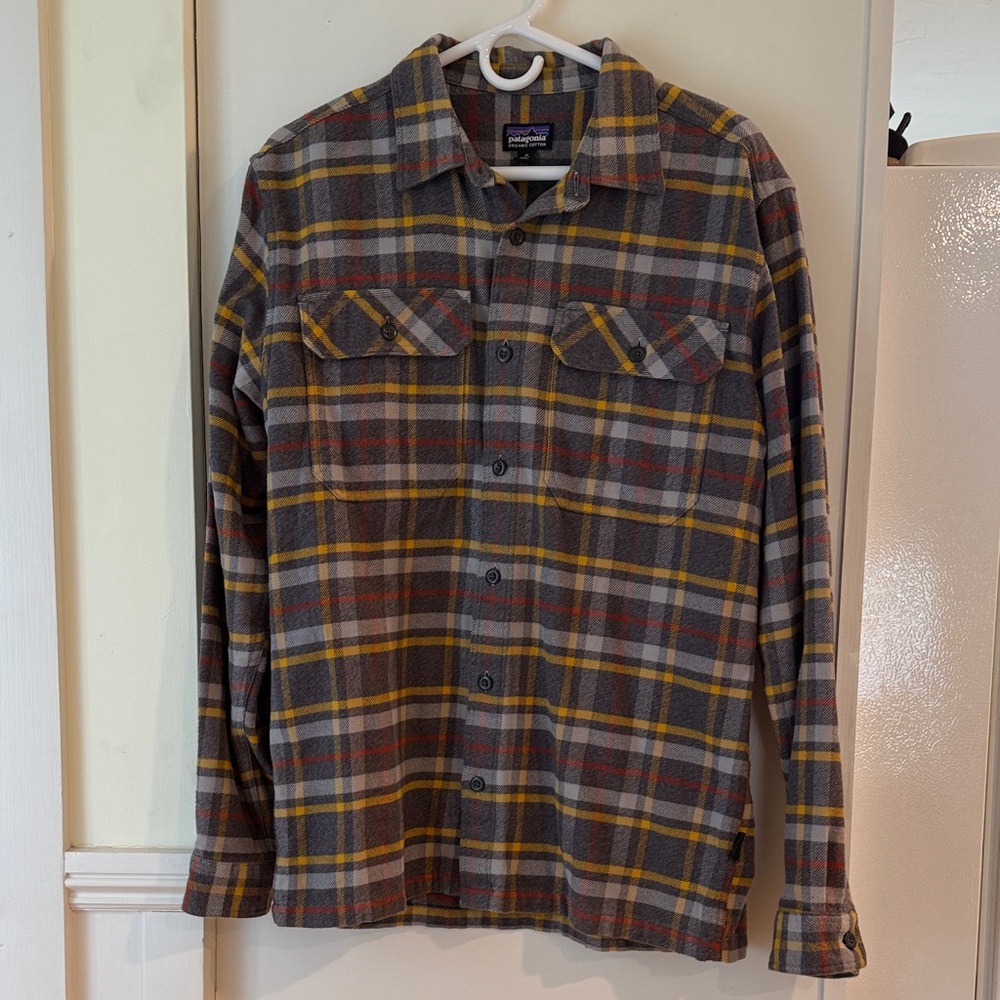 Patagonia Men's Fjord Flannel Shirt NWOT Medium